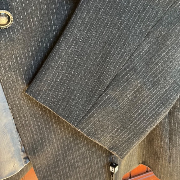 NWT Tahari Arthur S Levine Charcoal Pinstripe Double Button Suit Jacket Size 18 - Picture 5 of 12